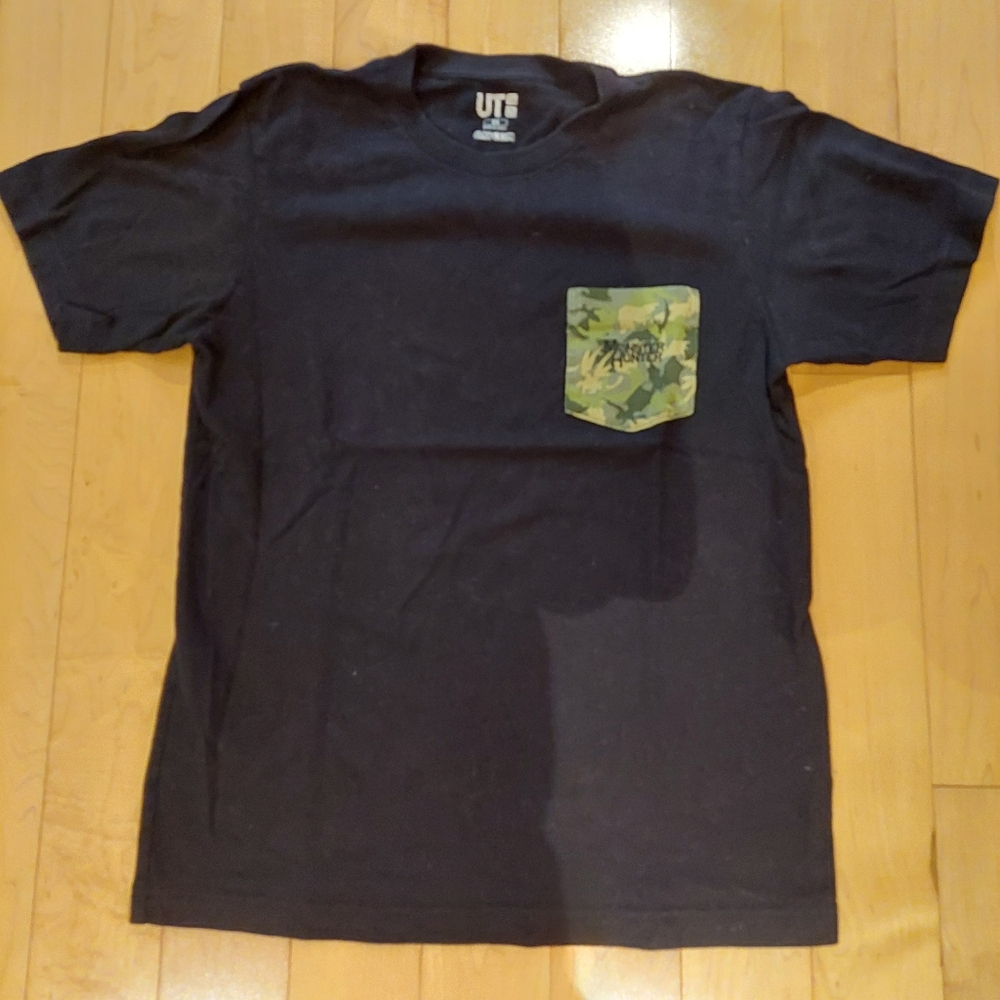 Uniqlo Monster Hunter Black Graphic T-Shirt